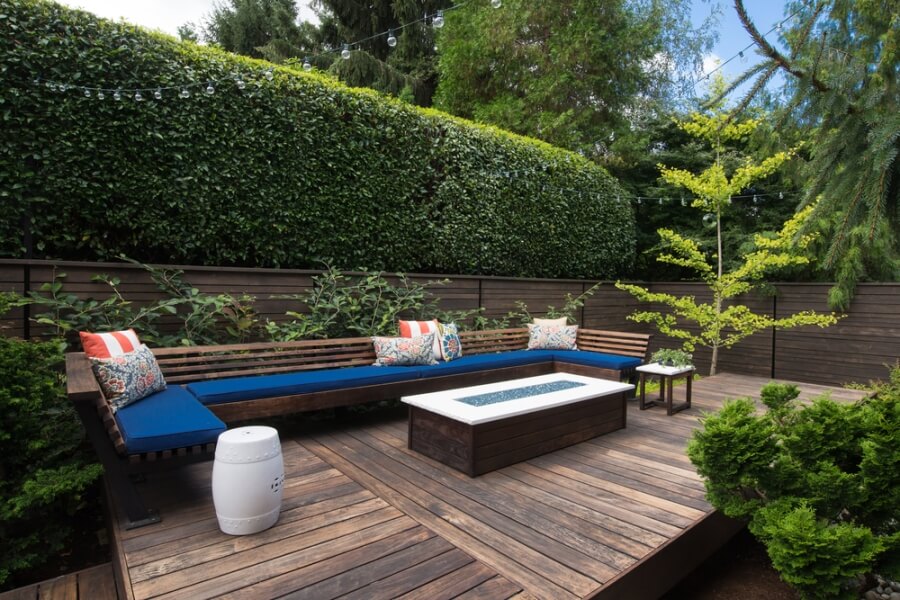 Contemporary outdoor space